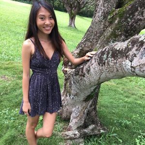 Meet your Posher, Rena